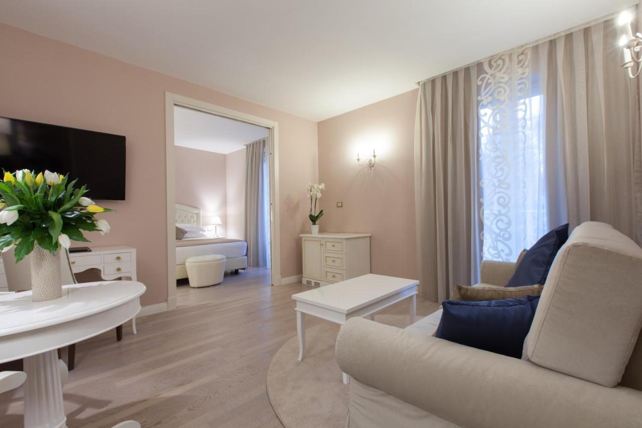 Grand Hotel Salsomaggiore Salsomaggiore Terme Exterior photo A suite at the Hotel Astoria