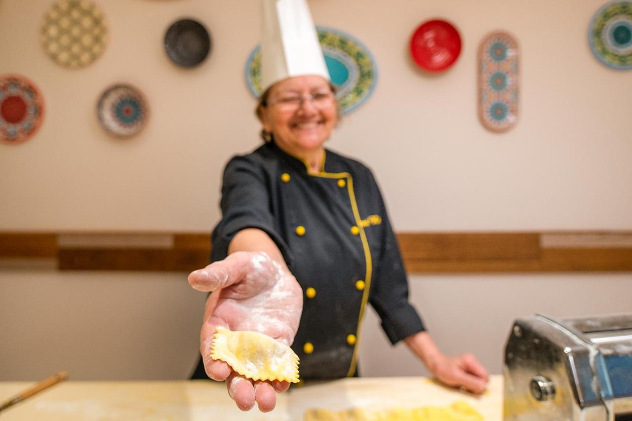 Grand Hotel Salsomaggiore Salsomaggiore Terme Exterior photo A chef holding a ravioli