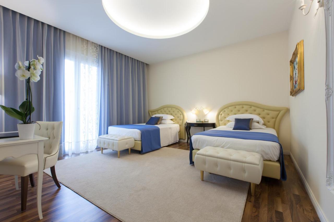 Grand Hotel Salsomaggiore Salsomaggiore Terme Exterior photo A room at the hotel